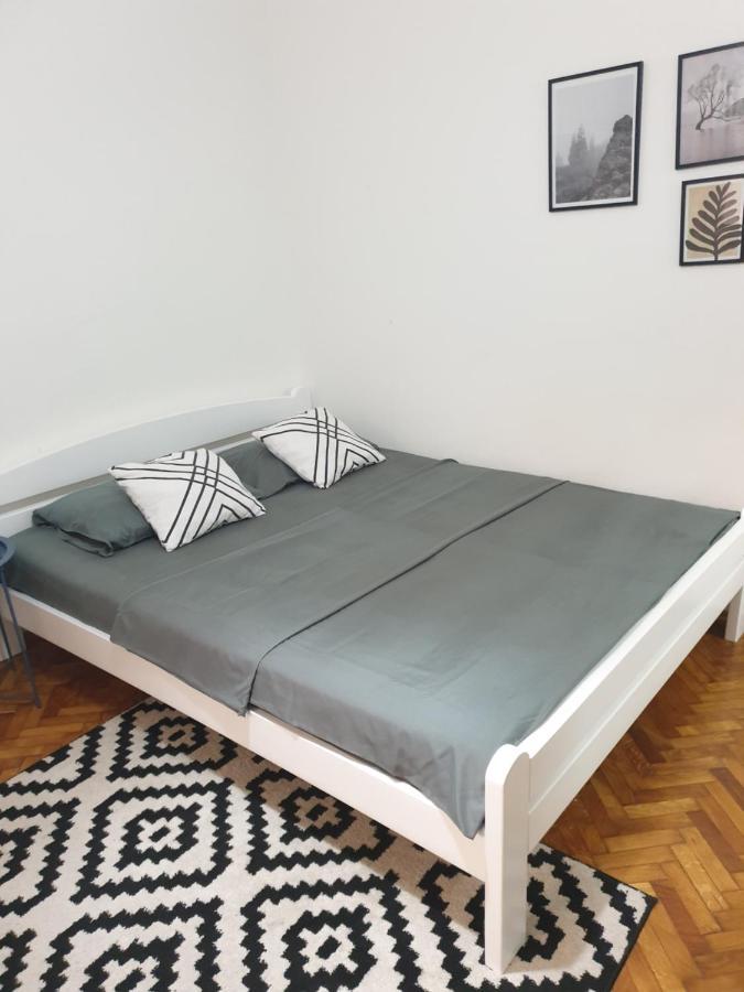 Apartman Park Jagodina-Studio U Centru Grada Esterno foto