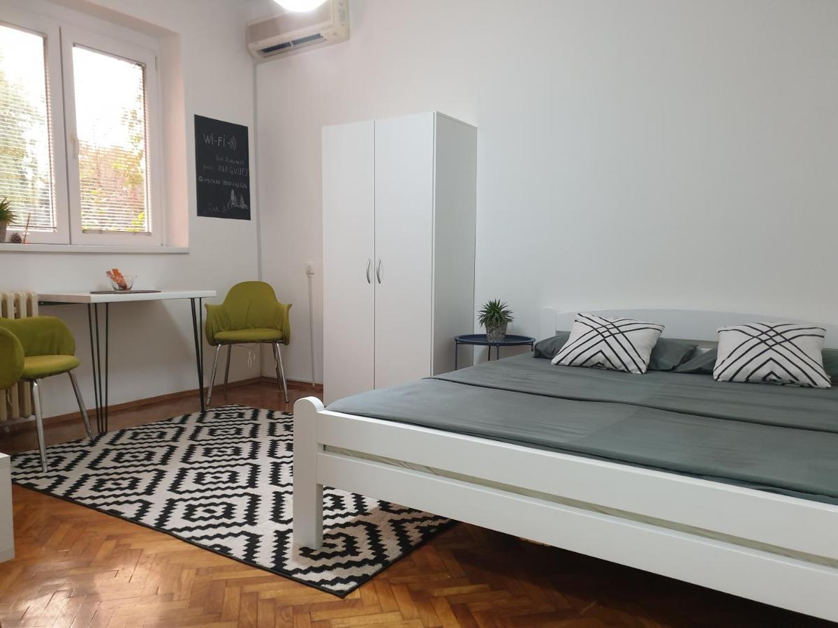 Apartman Park Jagodina-Studio U Centru Grada Free Parking Esterno foto